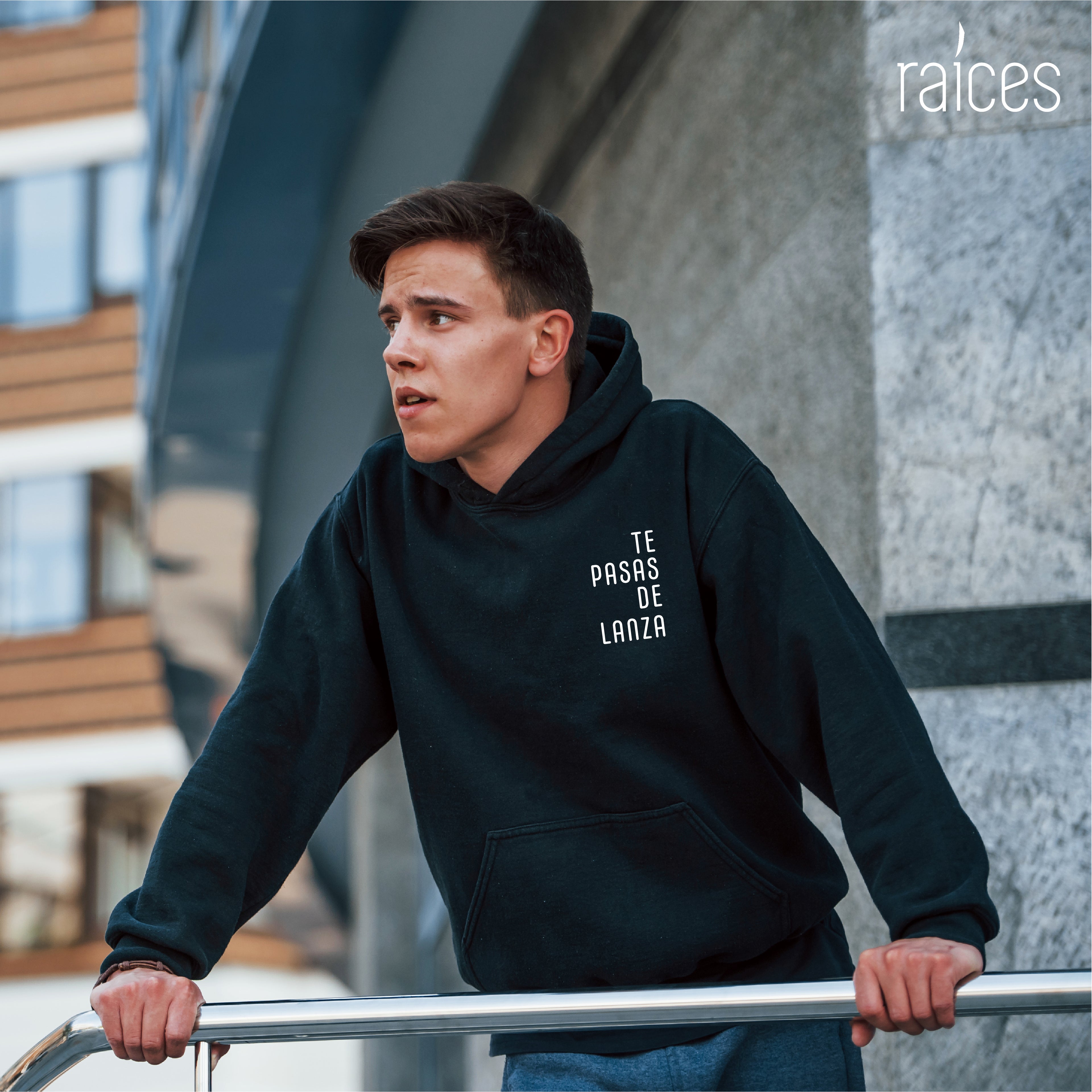 Hoodie  "Te pasas de lanza”